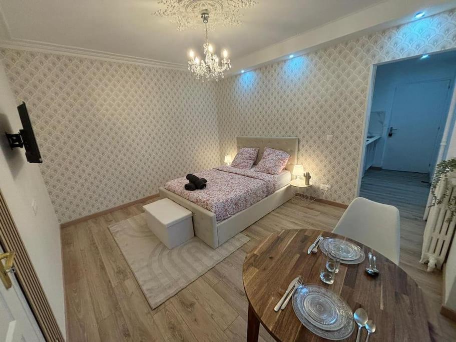 Le Royal, Proche Paris & Disney Noisy-le-Grand ภายนอก รูปภาพ
